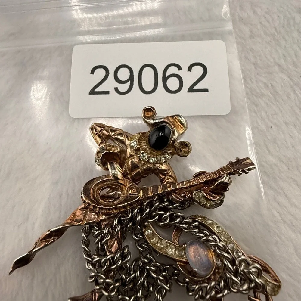 Vintage Chatelaine Brooch Mandle? Musician Gold Tone Rhinestone Music Note